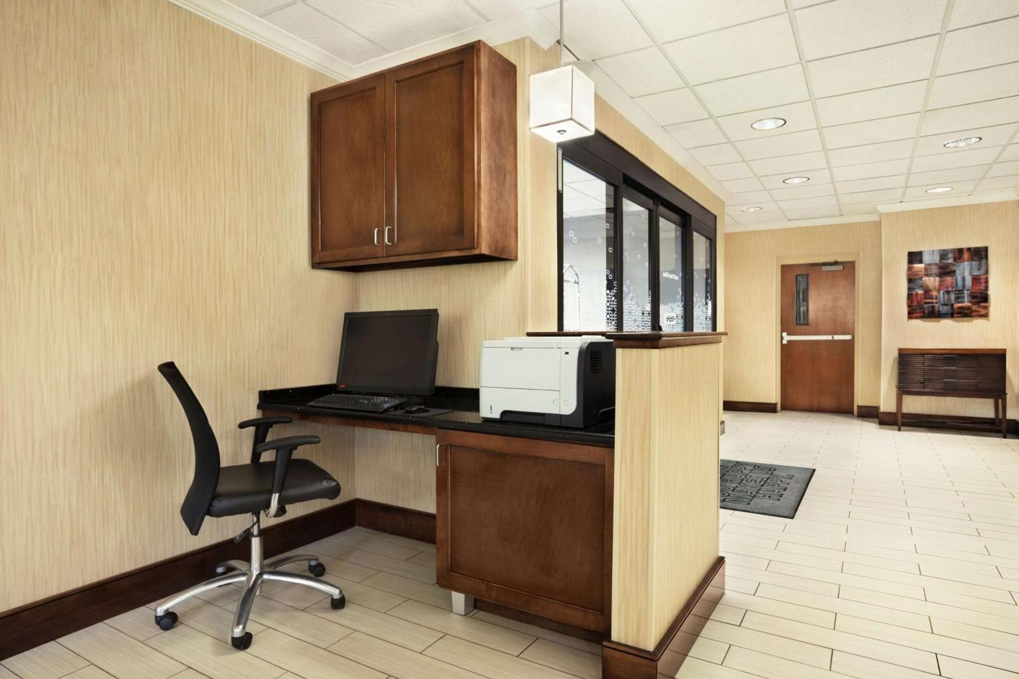 Hampton Inn Richmond/Ашланд Екстериор снимка