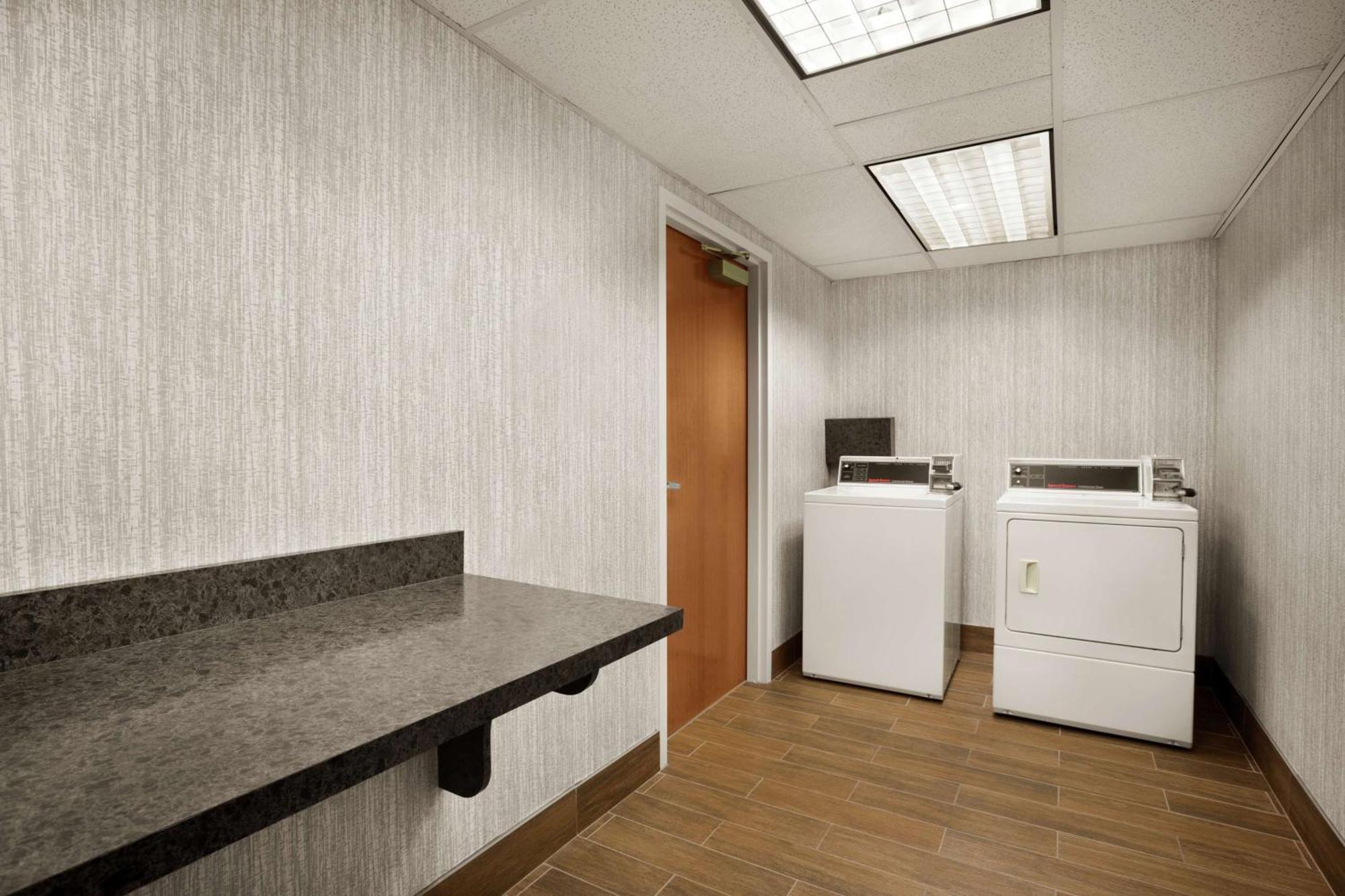 Hampton Inn Richmond/Ашланд Екстериор снимка