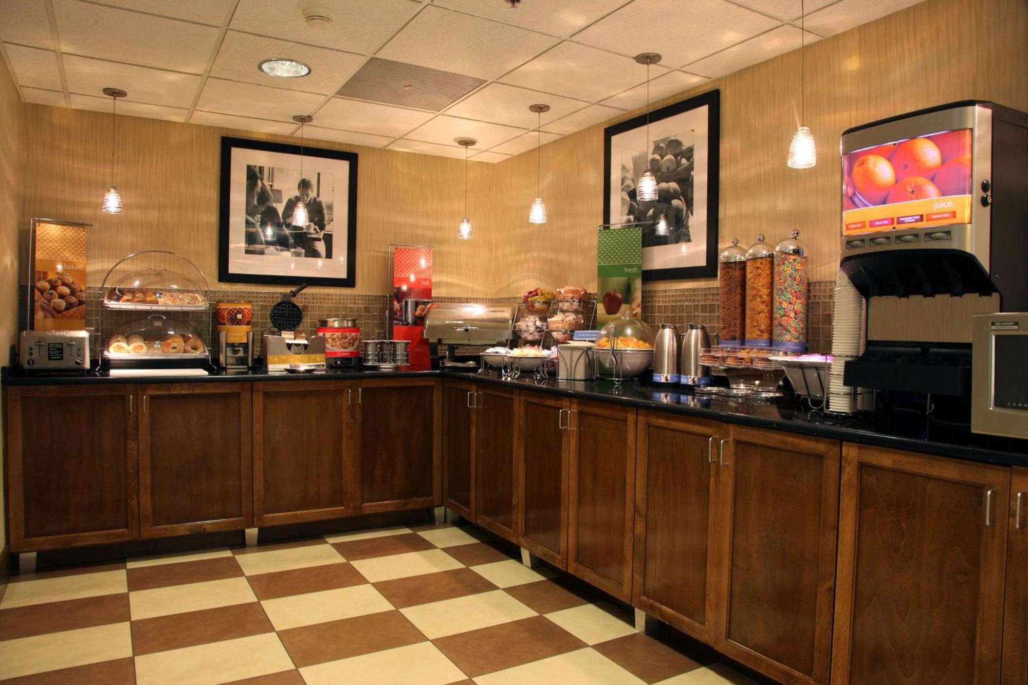 Hampton Inn Richmond/Ашланд Екстериор снимка
